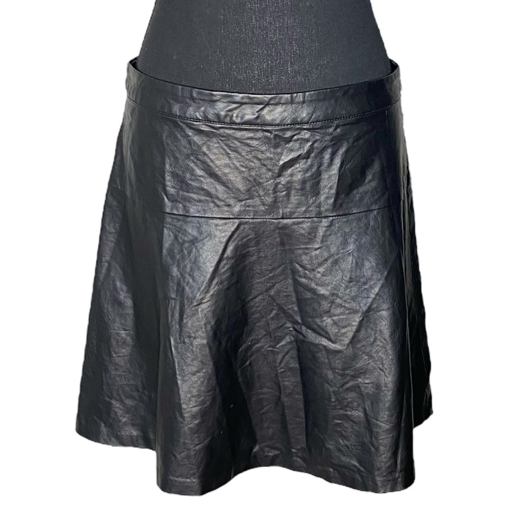 REITMANS Black Faux Leather Skirt Buttery Soft Vegan Petite Edgy Rock Sz 6P